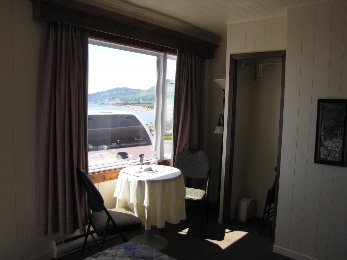 Motel Du Haut Phare Cap-des-Rosiers Habitación foto